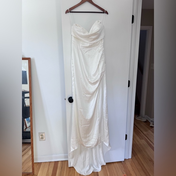 Meshki Marilyn Corset white gown | Wedding dress, rehearsal dinner, meshki dress - Picture 4 of 11